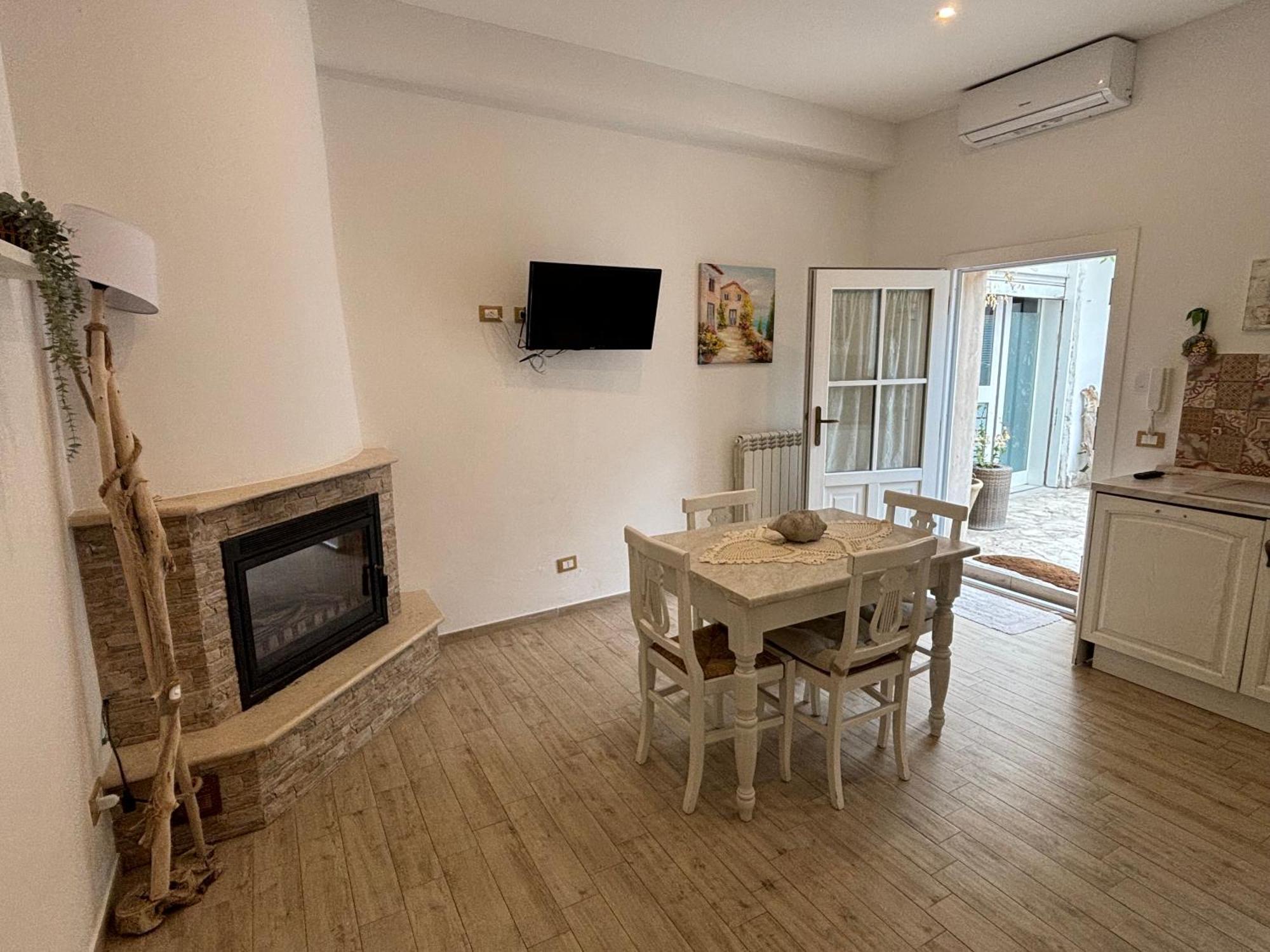Il Cortiletto Apartment Taranto Exterior foto